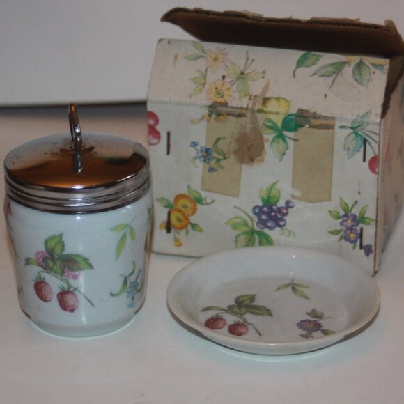 Egg Coddler & Tray Plate Flowers Strawberry Festival Vintage Original Box - Picture 1 of 3